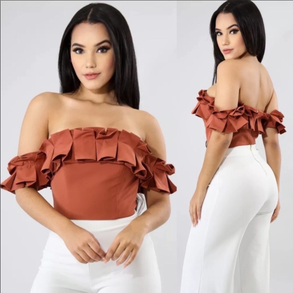 Pleated Off Shoulder Crop Top 🧡